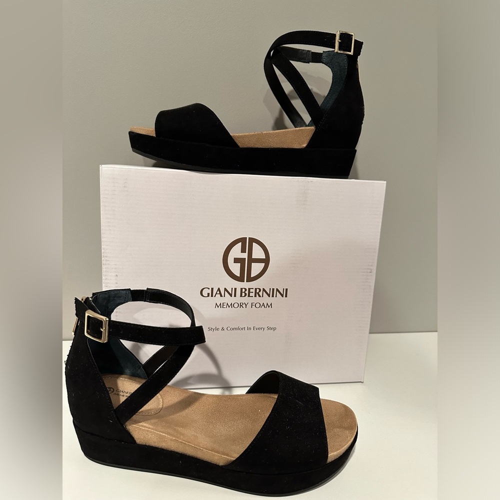 Black suede - Open toed sandal